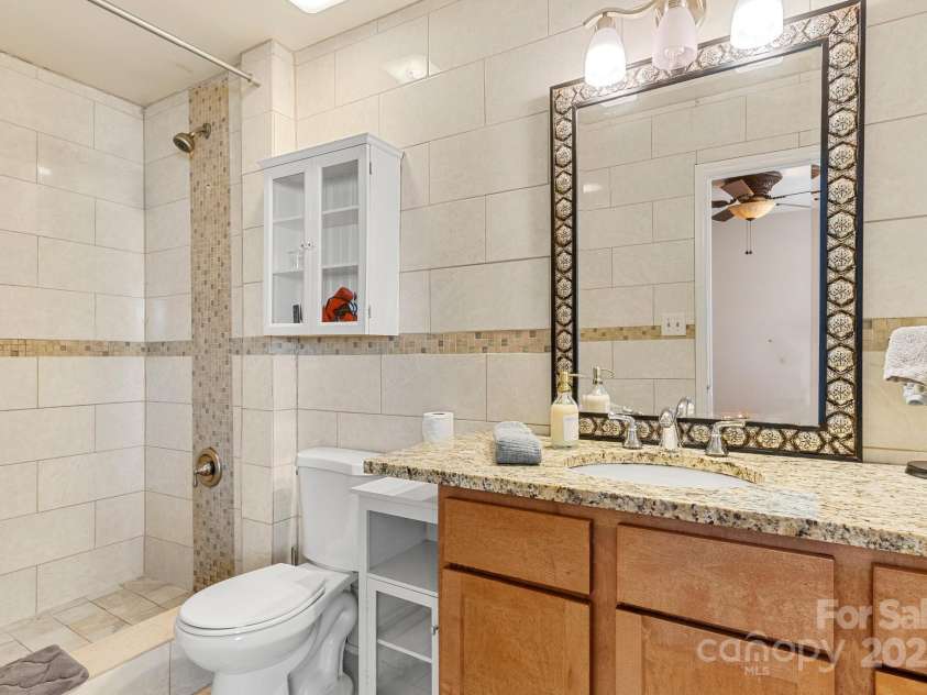 1919 Crooked Creek Drive, Charlotte, NC 28214.  MLS# CAR4210134, YatesRealty ID 9305. 