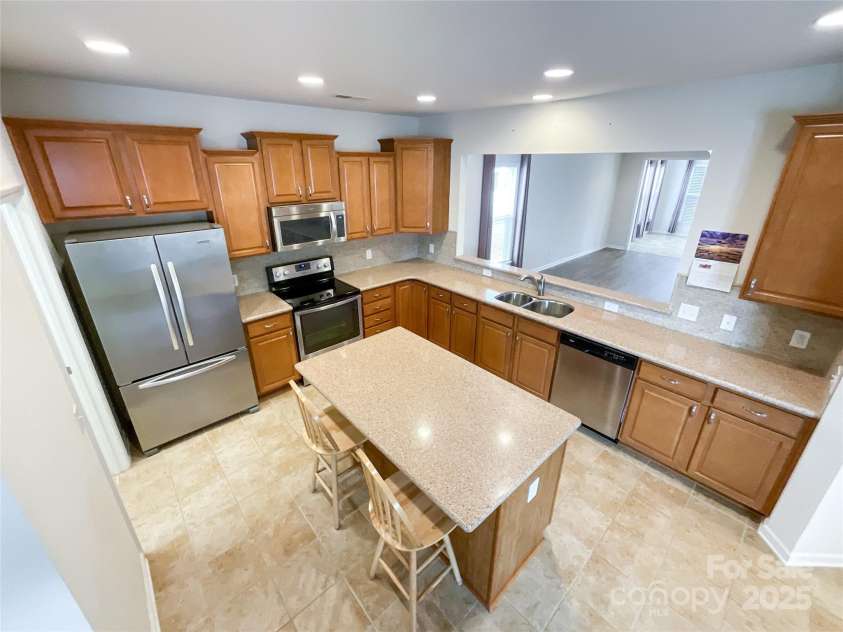 2023 Moultrie Court, Fort Mill, SC 29707.  MLS# CAR4222440, YatesRealty ID 9306. 