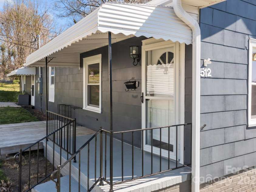 512 Washington Street, Cramerton, NC 28032.  MLS# CAR4235876, YatesRealty ID 9307. 