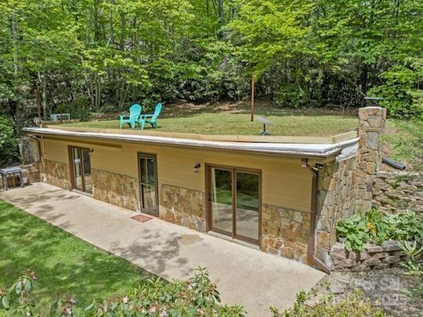 167 Simmons Ridge Road, Spruce Pine, NC 28777.  MLS# CAR4287877, YatesRealty ID 9308. 