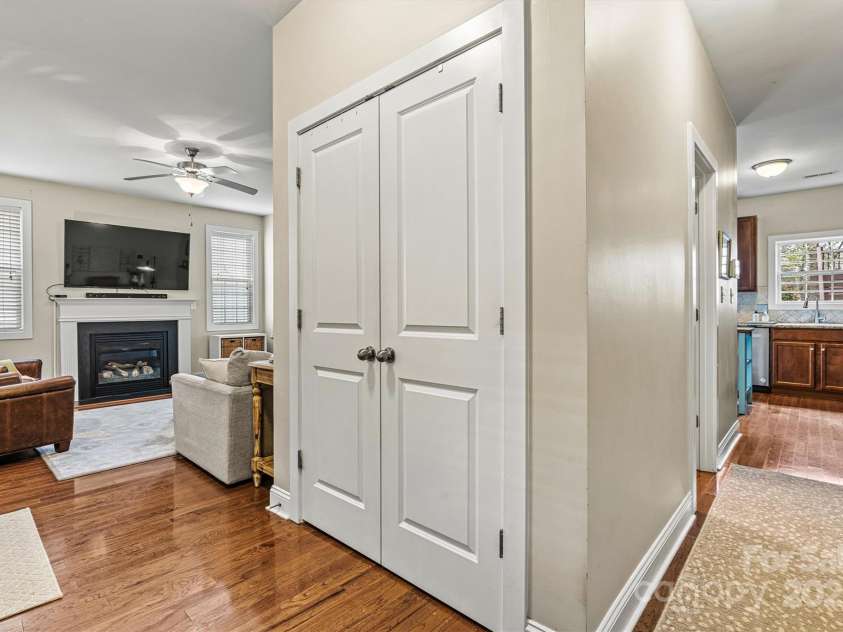 10210 Roosevelt Drive, Huntersville, NC 28078.  MLS# CAR4245447, YatesRealty ID 9309. 