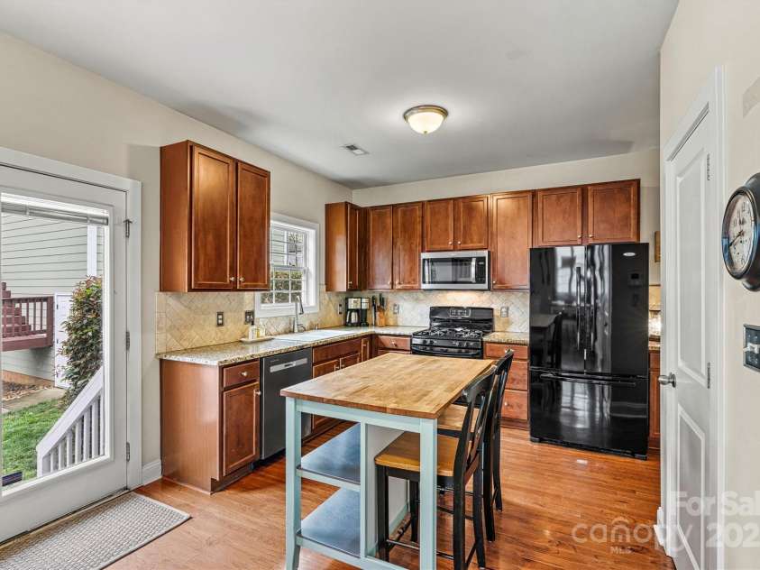 10210 Roosevelt Drive, Huntersville, NC 28078.  MLS# CAR4245447, YatesRealty ID 9309. 