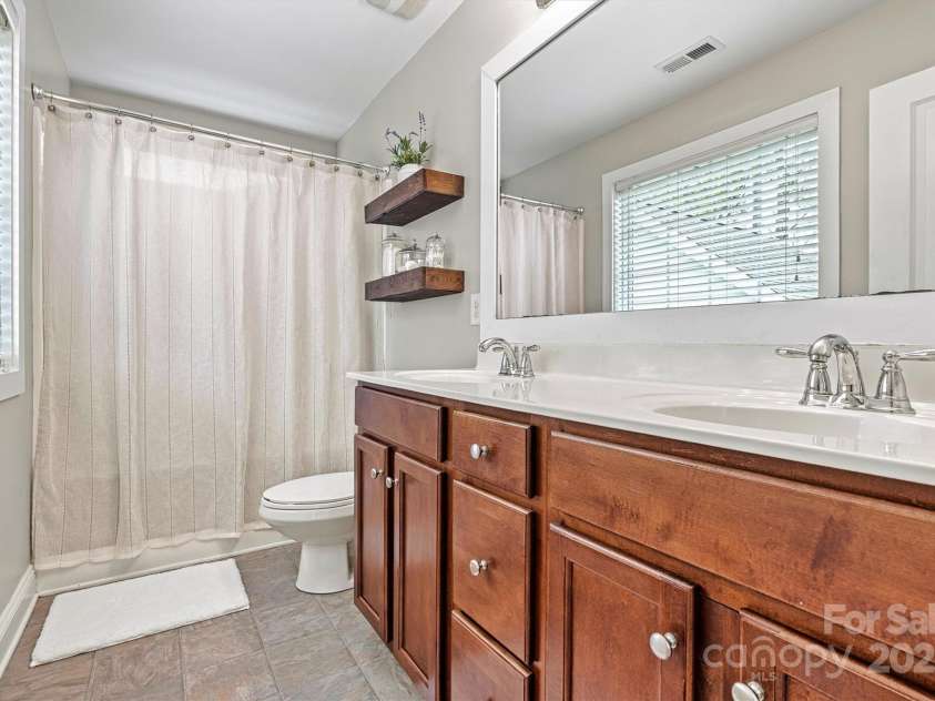 10210 Roosevelt Drive, Huntersville, NC 28078.  MLS# CAR4245447, YatesRealty ID 9309. 