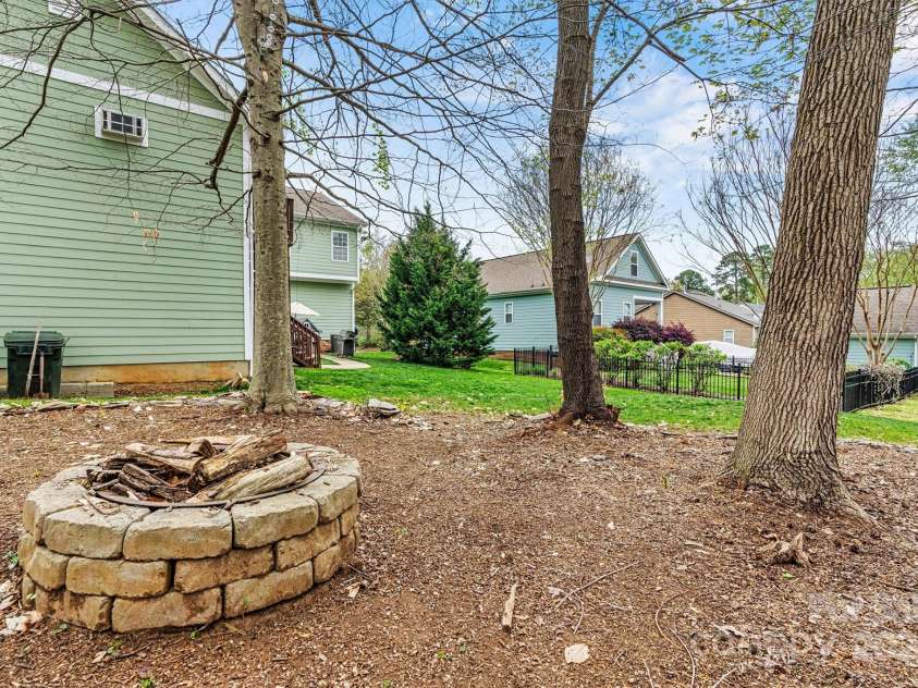 10210 Roosevelt Drive, Huntersville, NC 28078.  MLS# CAR4245447, YatesRealty ID 9309. 