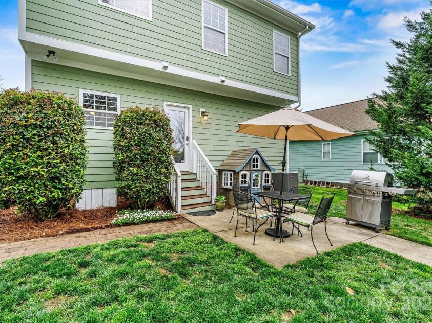 10210 Roosevelt Drive, Huntersville, NC 28078.  MLS# CAR4245447, YatesRealty ID 9309. 