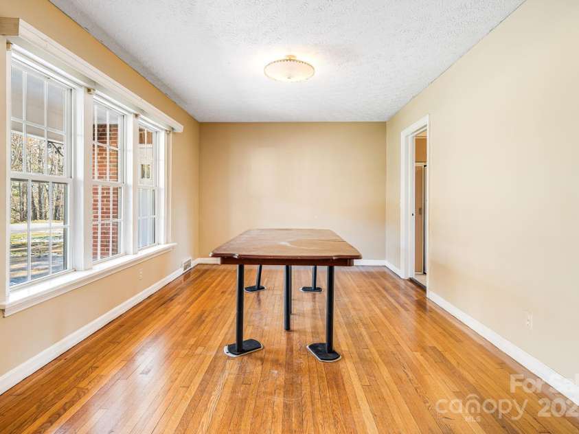 92 Parkway View Road, Mars Hill, NC 28754.  MLS# CAR4320568, YatesRealty ID 931. 