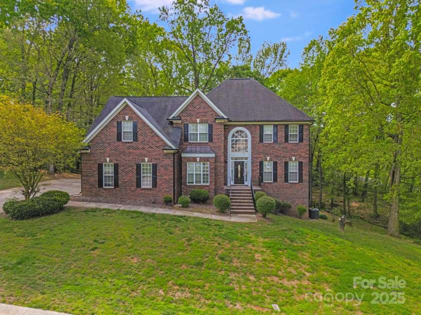 1000 Potters Bluff Road, Monroe, NC 28110.  MLS# CAR4243104, YatesRealty ID 9310. 