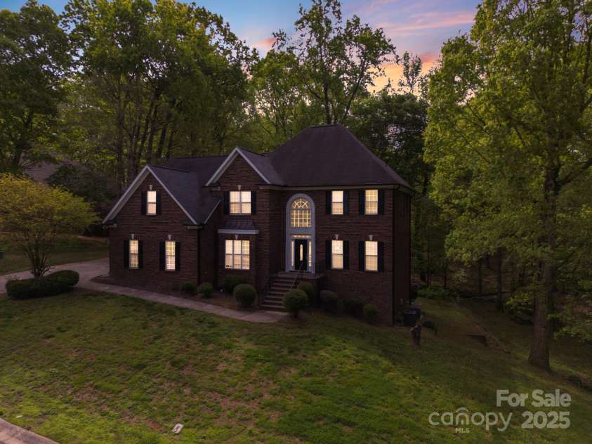 1000 Potters Bluff Road, Monroe, NC 28110.  MLS# CAR4243104, YatesRealty ID 9310. 