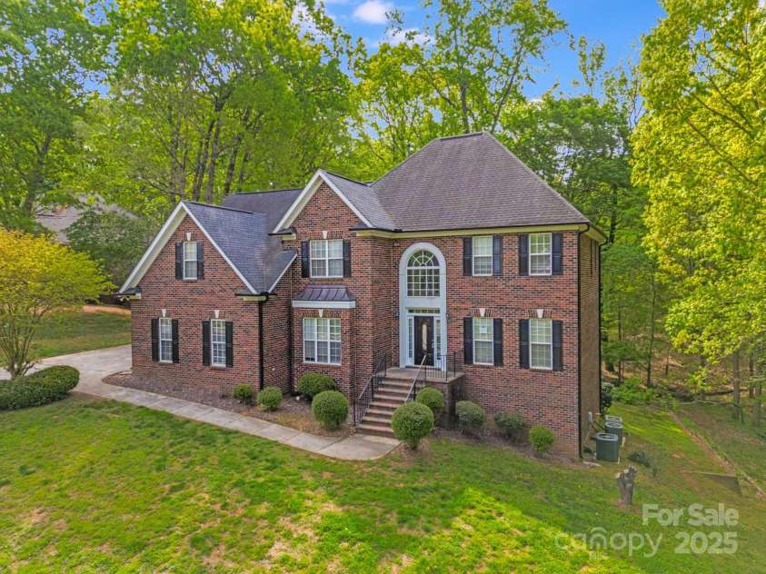 1000 Potters Bluff Road, Monroe, NC 28110.  MLS# CAR4243104, YatesRealty ID 9310. 