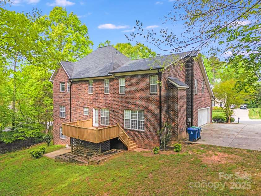 1000 Potters Bluff Road, Monroe, NC 28110.  MLS# CAR4243104, YatesRealty ID 9310. 