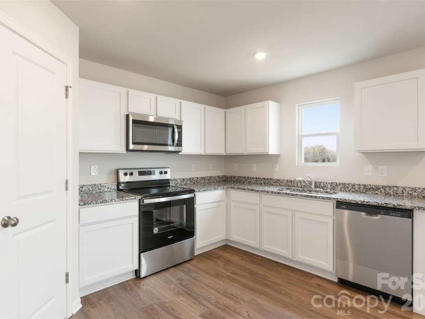 475 Sundown Drive, Spartanburg, SC 29302.  MLS# CAR4344071, YatesRealty ID 9310. 