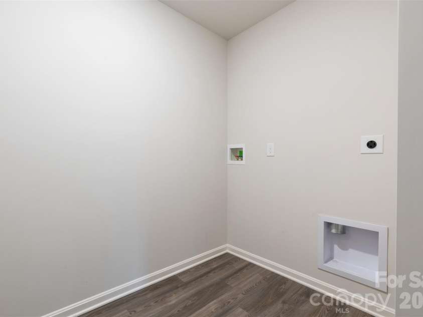 475 Sundown Drive, Spartanburg, SC 29302.  MLS# CAR4344071, YatesRealty ID 9310. 