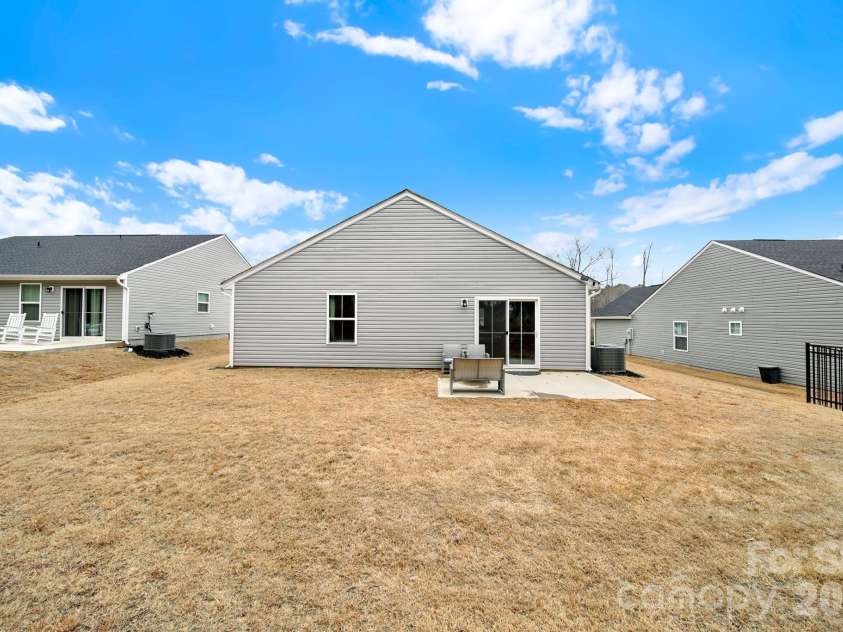 515 Grandiflora Avenue, Lancaster, SC 29720.  MLS# CAR4343279, YatesRealty ID 9311. 