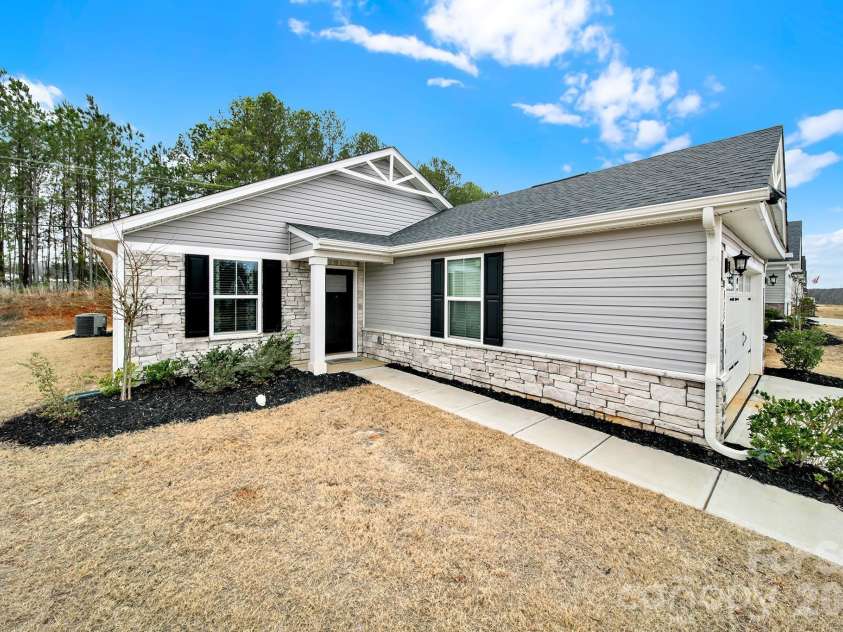 515 Grandiflora Avenue, Lancaster, SC 29720.  MLS# CAR4343279, YatesRealty ID 9311. 