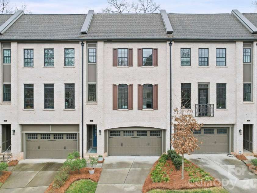 2828 Hillside Springs Drive, Charlotte, NC 28209.  MLS# CAR4337564, YatesRealty ID 9313. 