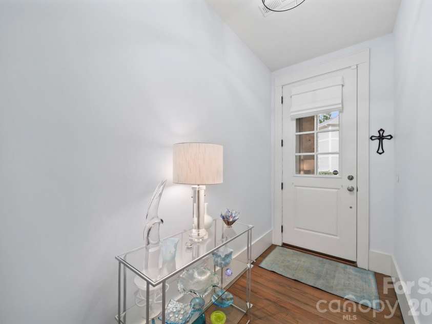 2828 Hillside Springs Drive, Charlotte, NC 28209.  MLS# CAR4337564, YatesRealty ID 9313. 