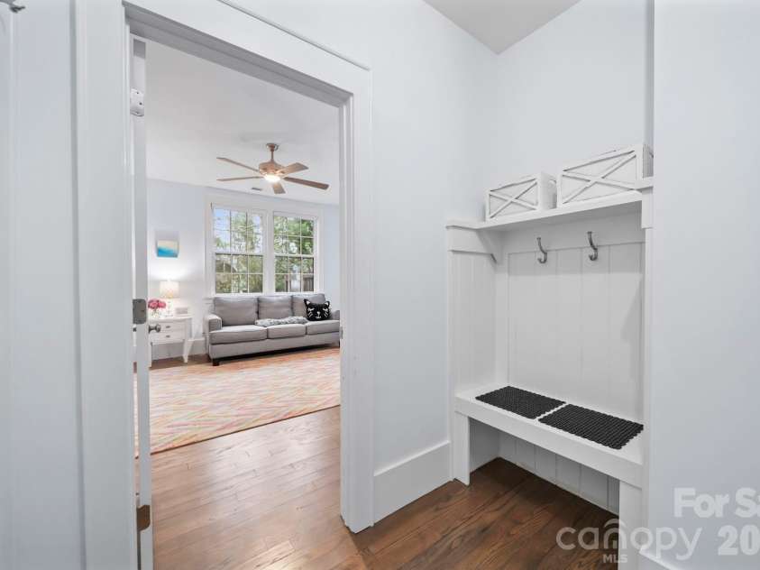 2828 Hillside Springs Drive, Charlotte, NC 28209.  MLS# CAR4337564, YatesRealty ID 9313. 