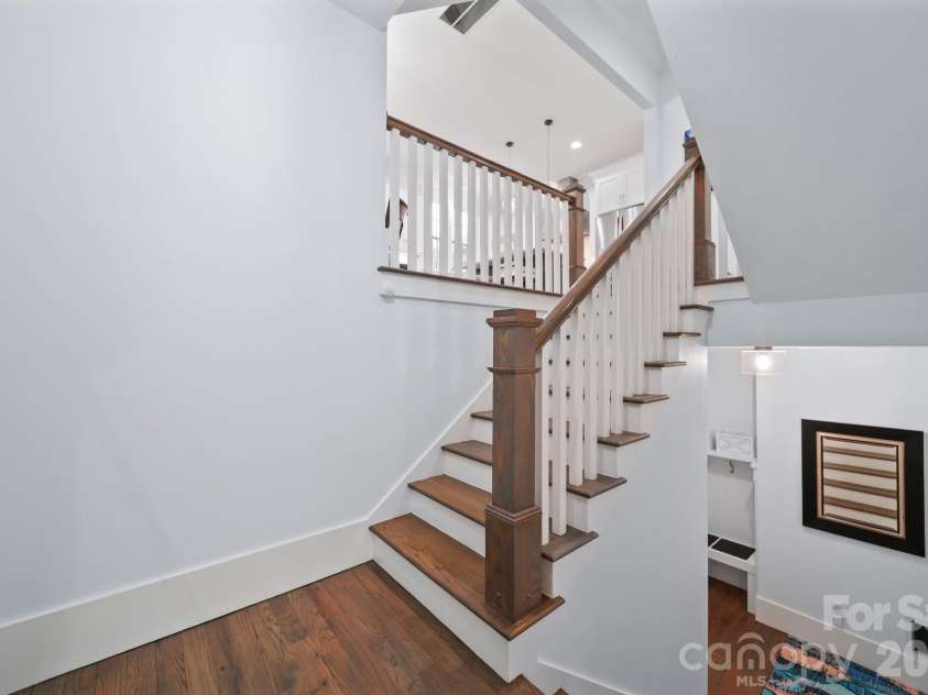 2828 Hillside Springs Drive, Charlotte, NC 28209.  MLS# CAR4337564, YatesRealty ID 9313. 