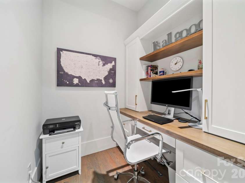 2828 Hillside Springs Drive, Charlotte, NC 28209.  MLS# CAR4337564, YatesRealty ID 9313. 