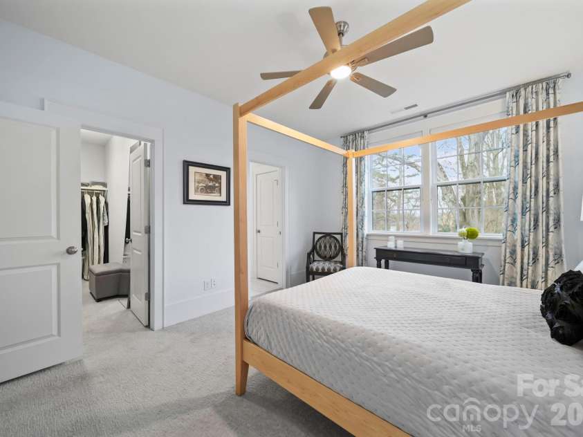 2828 Hillside Springs Drive, Charlotte, NC 28209.  MLS# CAR4337564, YatesRealty ID 9313. 