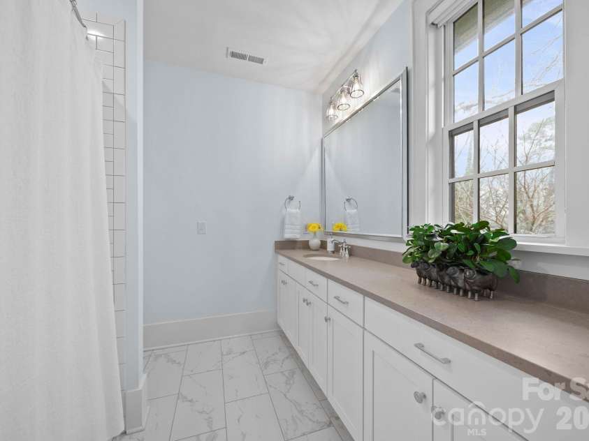 2828 Hillside Springs Drive, Charlotte, NC 28209.  MLS# CAR4337564, YatesRealty ID 9313. 