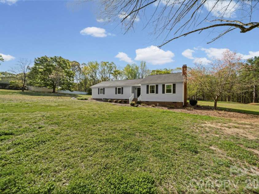 1235 Virginia Dare Drive, Rock Hill, SC 29730.  MLS# CAR4364872, YatesRealty ID 9315. 