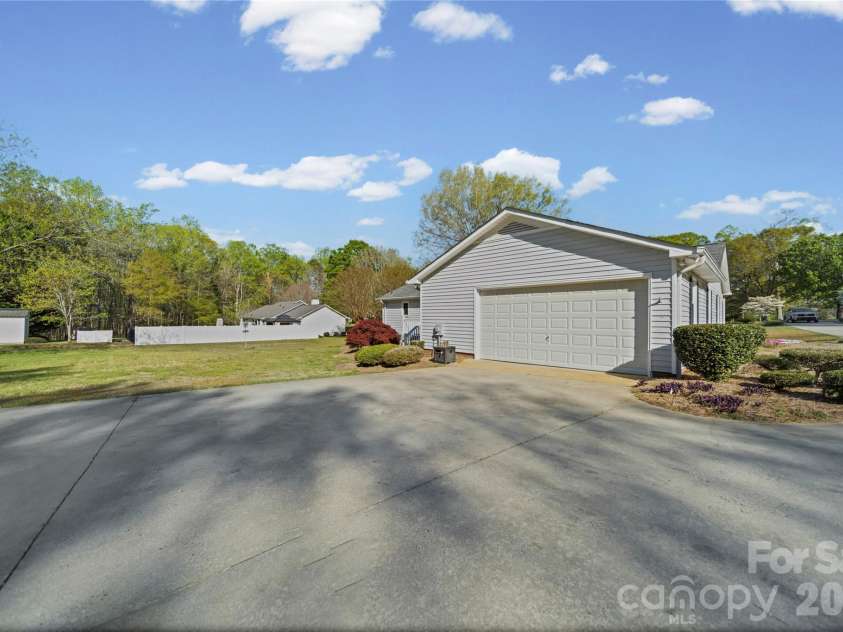 1235 Virginia Dare Drive, Rock Hill, SC 29730.  MLS# CAR4364872, YatesRealty ID 9315. 
