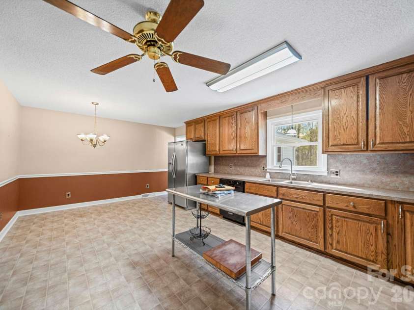 1235 Virginia Dare Drive, Rock Hill, SC 29730.  MLS# CAR4364872, YatesRealty ID 9315. 