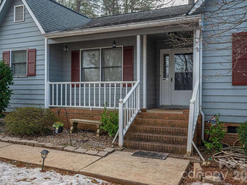 4324 Hickory Hollow Road, Gastonia, NC 28056.  MLS# CAR4345294, YatesRealty ID 9316. 