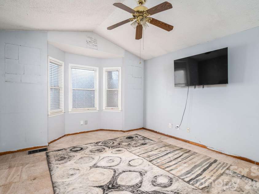 4324 Hickory Hollow Road, Gastonia, NC 28056.  MLS# CAR4345294, YatesRealty ID 9316. 