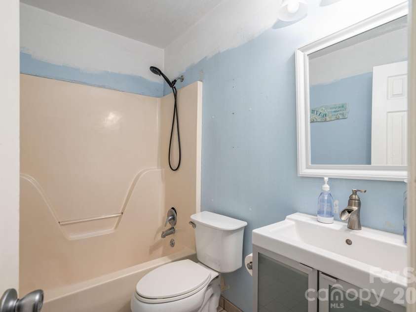 4324 Hickory Hollow Road, Gastonia, NC 28056.  MLS# CAR4345294, YatesRealty ID 9316. 