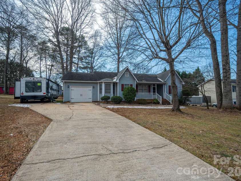 4324 Hickory Hollow Road, Gastonia, NC 28056.  MLS# CAR4345294, YatesRealty ID 9316. 