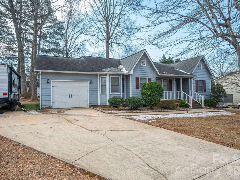 4324 Hickory Hollow Road, Gastonia, NC 28056.  MLS# CAR4345294, YatesRealty ID 9316. 