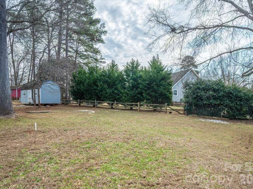 4324 Hickory Hollow Road, Gastonia, NC 28056.  MLS# CAR4345294, YatesRealty ID 9316. 