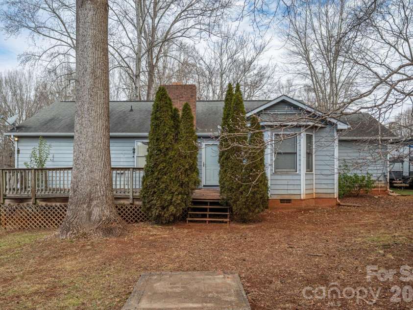 4324 Hickory Hollow Road, Gastonia, NC 28056.  MLS# CAR4345294, YatesRealty ID 9316. 
