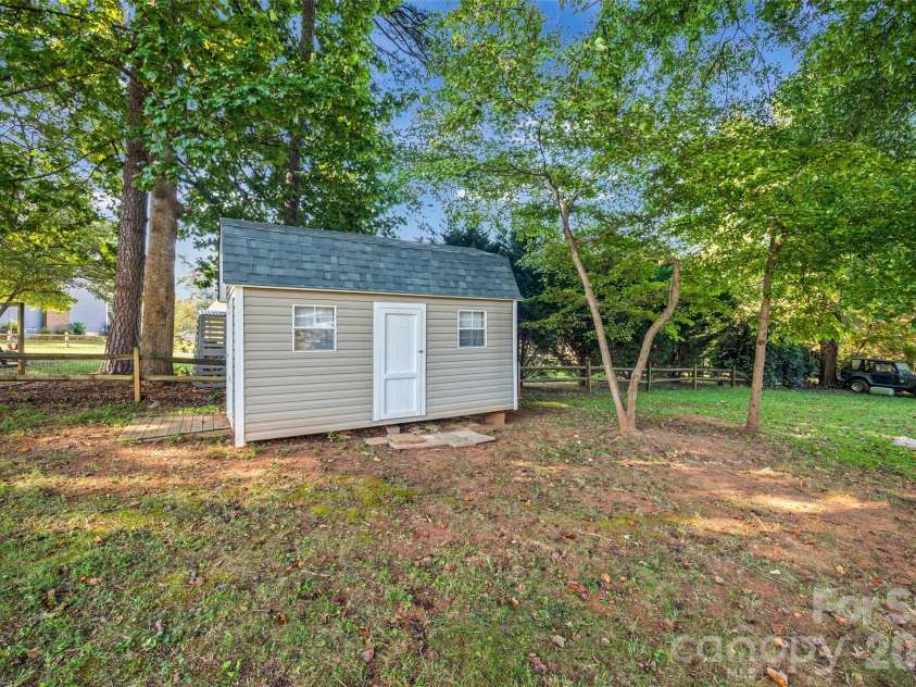 4324 Hickory Hollow Road, Gastonia, NC 28056.  MLS# CAR4425885, YatesRealty ID 9316. 