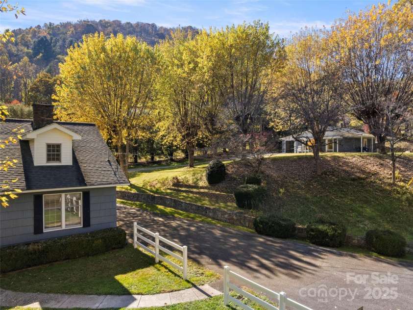 195 Nature Lane, Waynesville, NC 28786.  MLS# CAR4319368, YatesRealty ID 9317. 