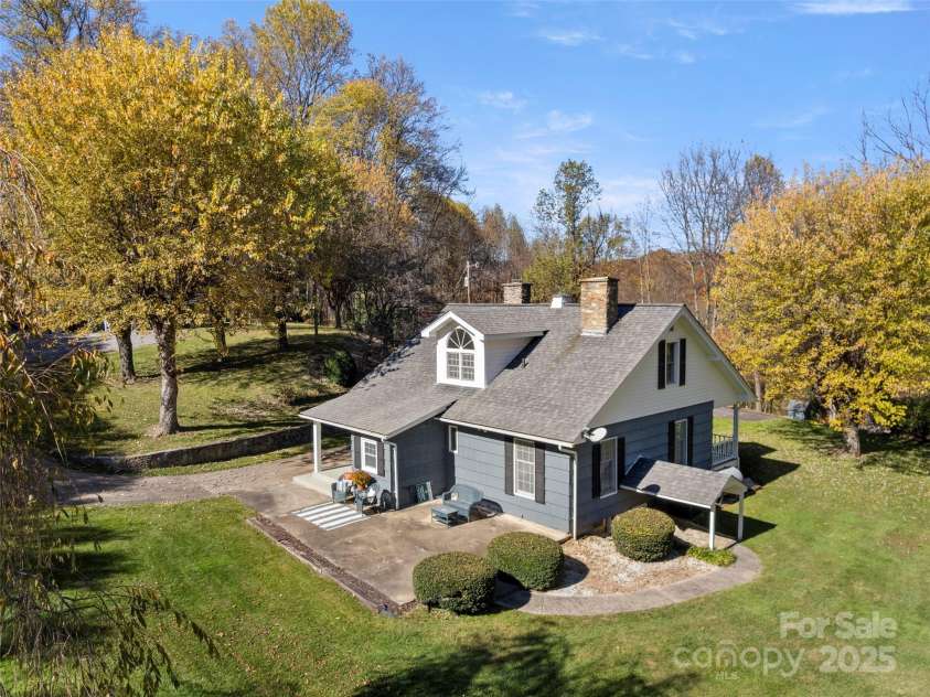 195 Nature Lane, Waynesville, NC 28786.  MLS# CAR4319368, YatesRealty ID 9317. 