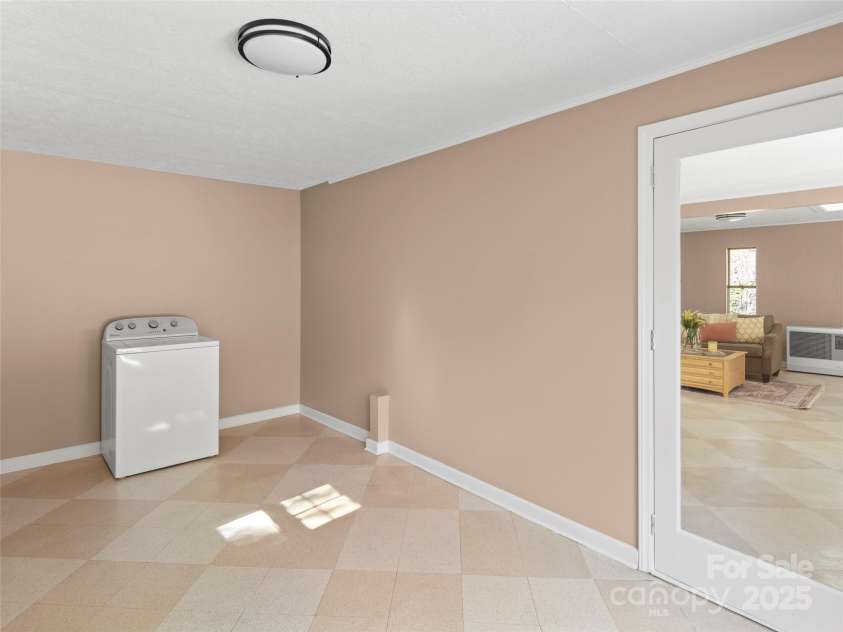 195 Nature Lane, Waynesville, NC 28786.  MLS# CAR4319368, YatesRealty ID 9317. 