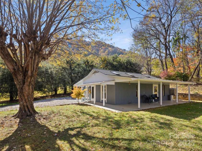 195 Nature Lane, Waynesville, NC 28786.  MLS# CAR4319368, YatesRealty ID 9317. 