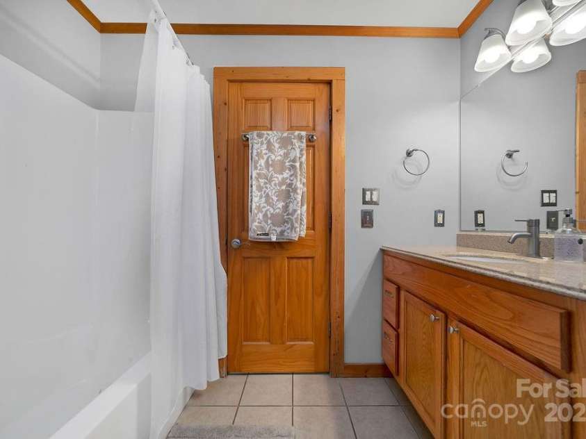 85 Ridge Road, Rosman, NC 28772.  MLS# CAR4314913, YatesRealty ID 9317. Full Bath