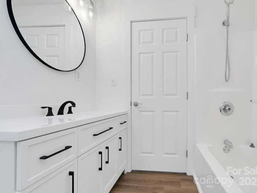 85 Ridge Road, Rosman, NC 28772.  MLS# CAR4314913, YatesRealty ID 9317. Full Bath