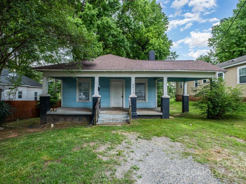 4510 Wildwood Avenue, Charlotte, NC 28208.  MLS# CAR4271694, YatesRealty ID 9318. 