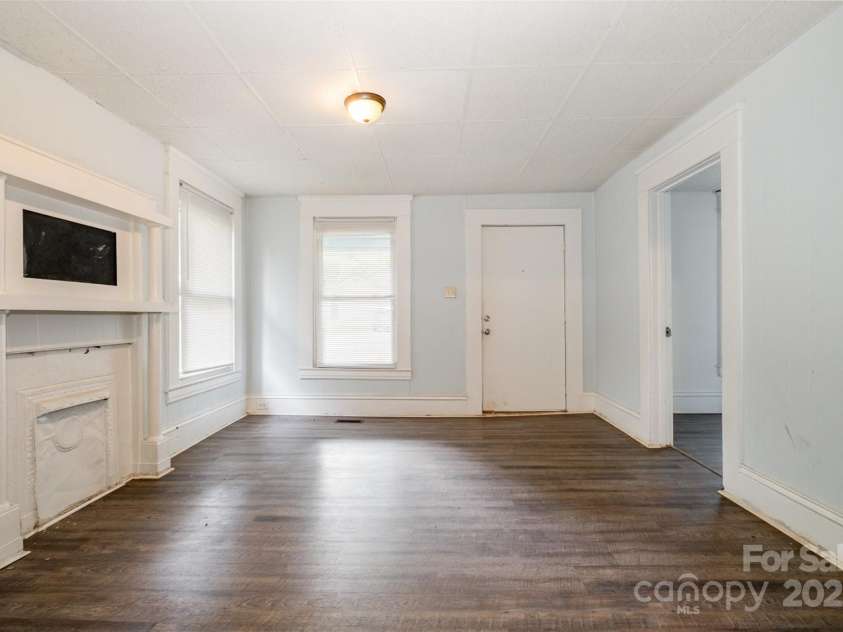 4510 Wildwood Avenue, Charlotte, NC 28208.  MLS# CAR4271694, YatesRealty ID 9318. 