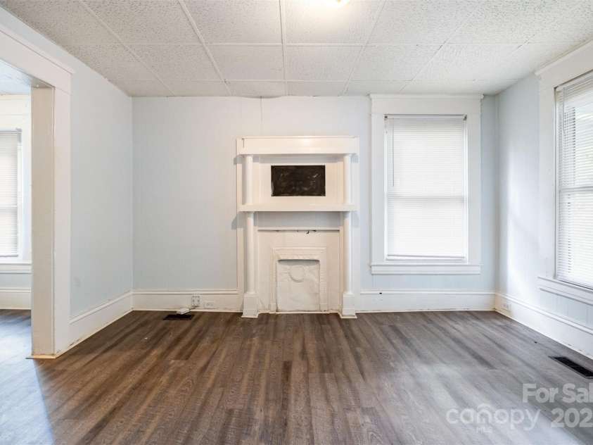 4510 Wildwood Avenue, Charlotte, NC 28208.  MLS# CAR4271694, YatesRealty ID 9318. 