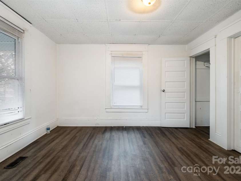 4510 Wildwood Avenue, Charlotte, NC 28208.  MLS# CAR4271694, YatesRealty ID 9318. 