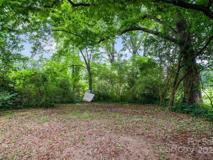4510 Wildwood Avenue, Charlotte, NC 28208.  MLS# CAR4271694, YatesRealty ID 9318. 