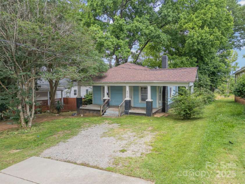 4510 Wildwood Avenue, Charlotte, NC 28208.  MLS# CAR4271694, YatesRealty ID 9318. 