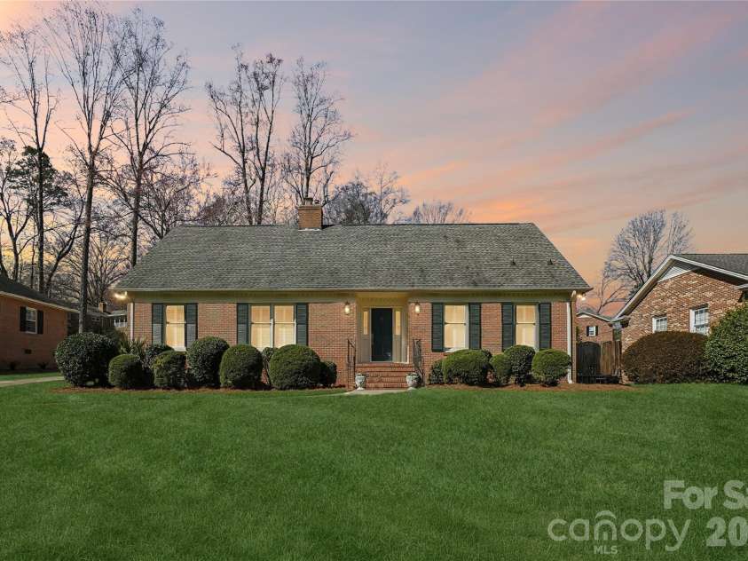 6610 Folger Drive, Charlotte, NC 28270.  MLS# CAR4350251, YatesRealty ID 9319. 