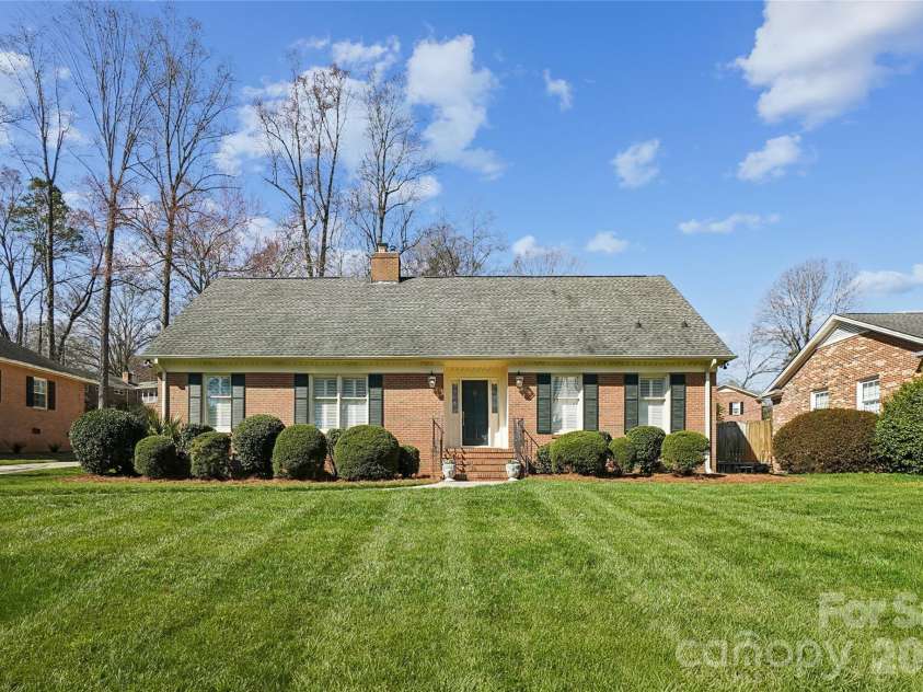 6610 Folger Drive, Charlotte, NC 28270.  MLS# CAR4350251, YatesRealty ID 9319. 